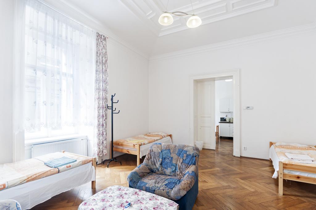 Gallery Hostel Prag Eksteriør billede