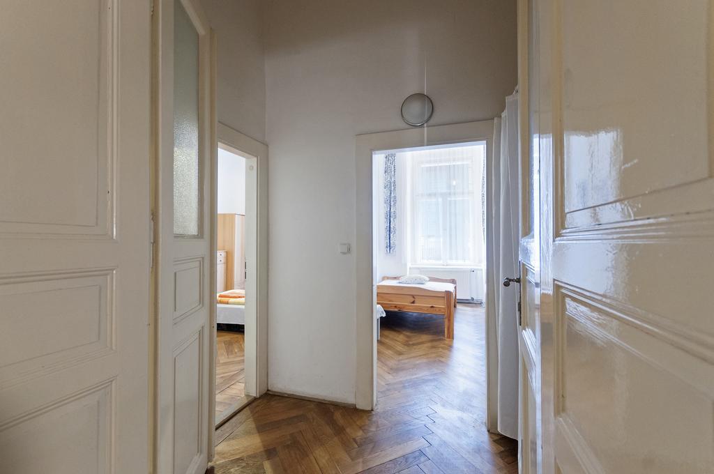 Gallery Hostel Prag Eksteriør billede