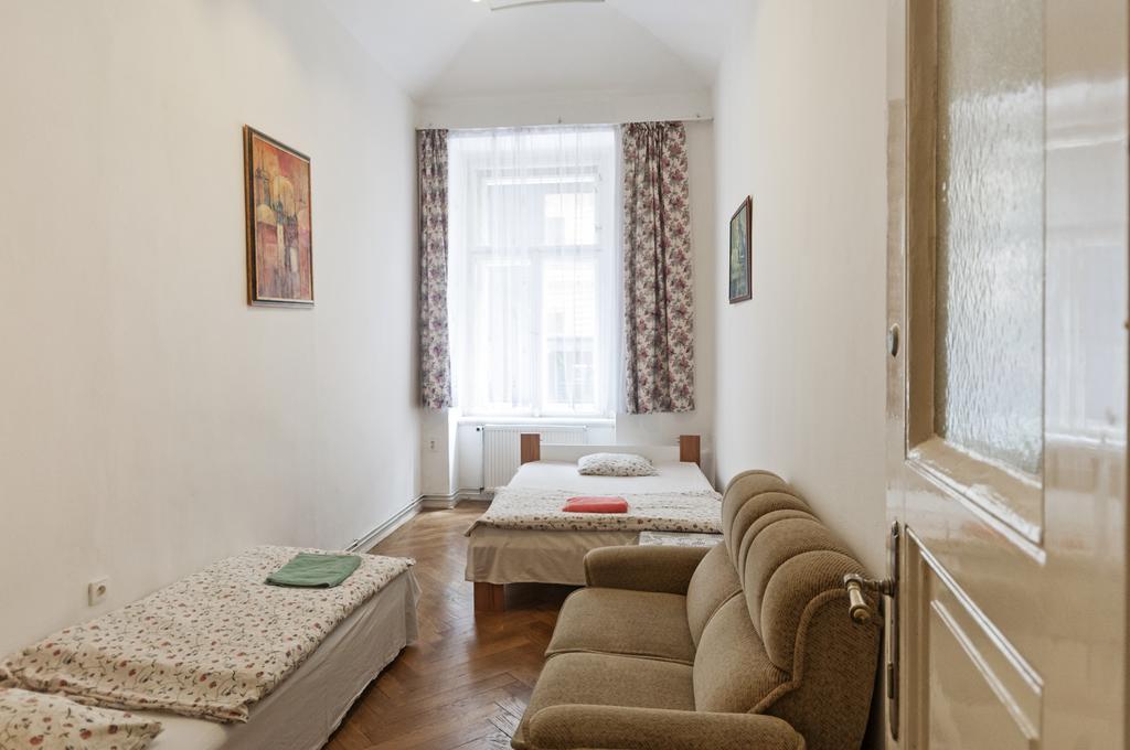 Gallery Hostel Prag Eksteriør billede